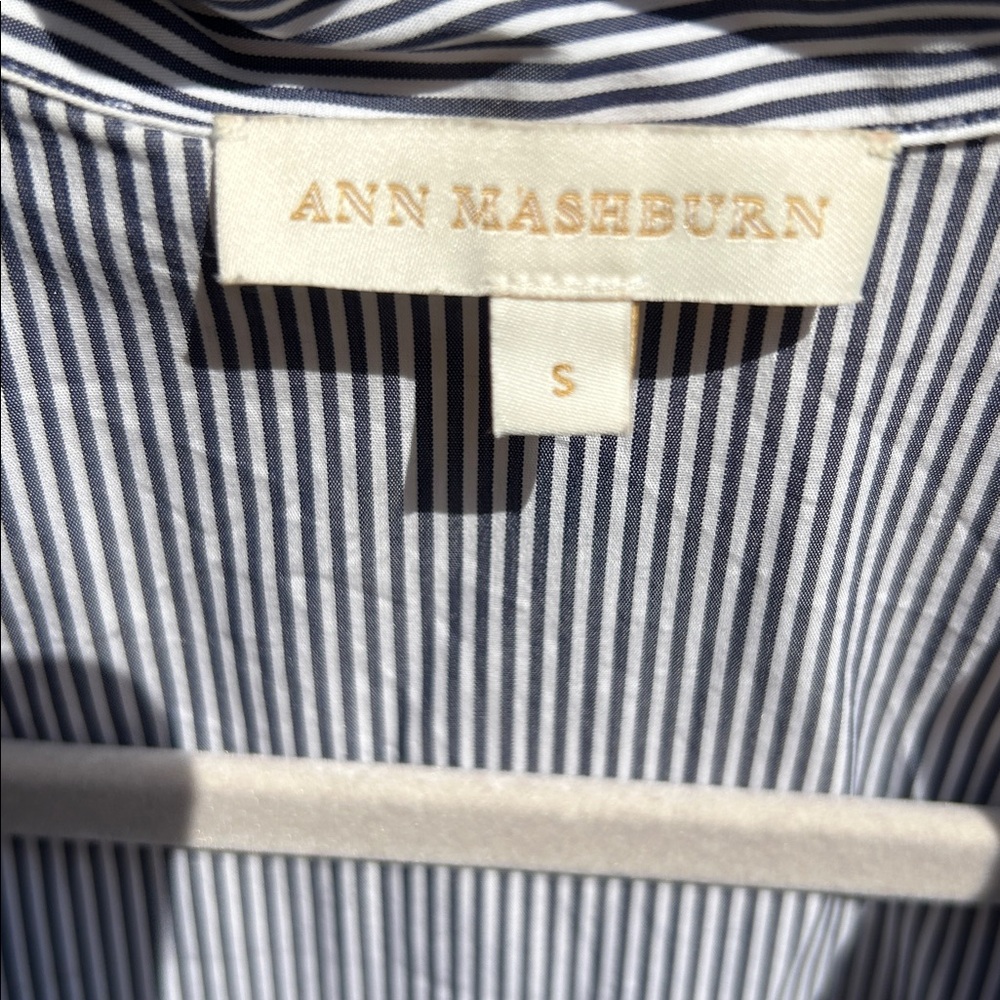 ANN MASHBURN Soleil Blue and White Pinstripe Short-Sleeve Popover Shirt Small - Picture 3 of 10